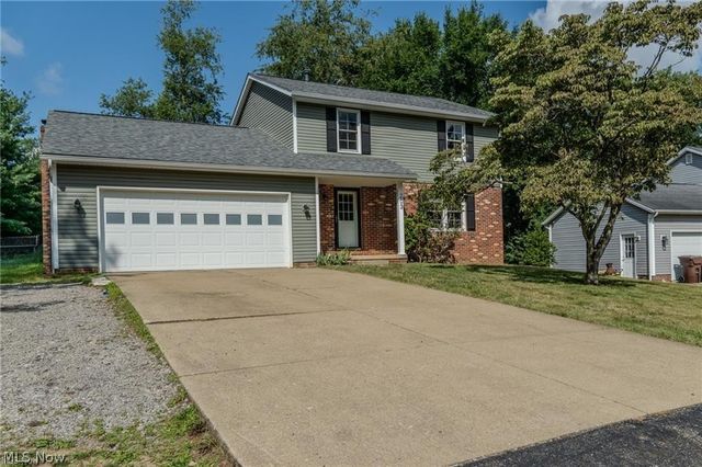 203 Albany Drive NW, Canton, OH 44708