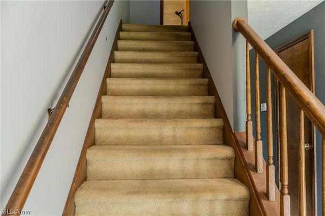 203 Albany Drive NW, Canton, OH 44708