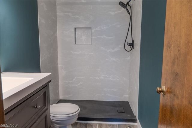203 Albany Drive NW, Canton, OH 44708