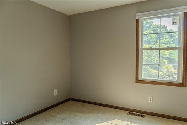 203 Albany Drive NW, Canton, OH 44708