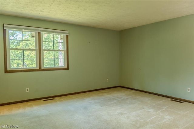 203 Albany Drive NW, Canton, OH 44708