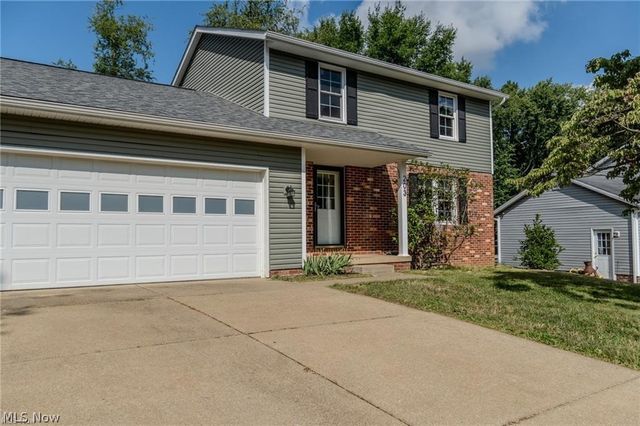 203 Albany Drive NW, Canton, OH 44708