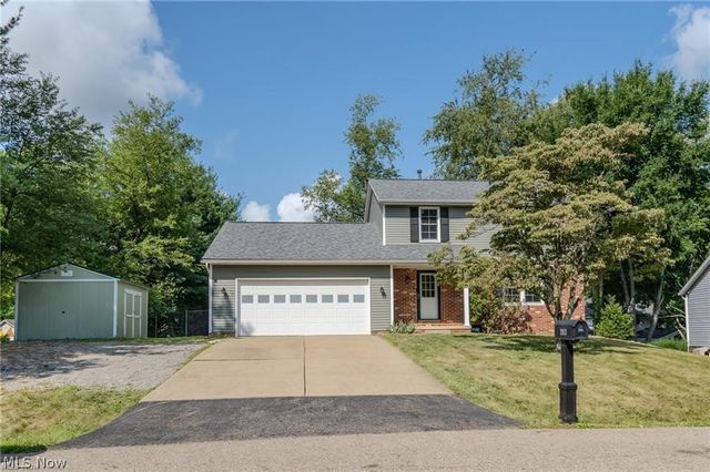 203 Albany Drive NW, Canton, OH 44708