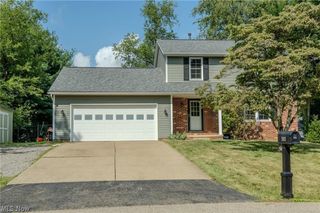 203 Albany Drive NW, Canton, OH 44708