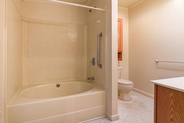 50 Highland St 74, Taunton, MA 02780