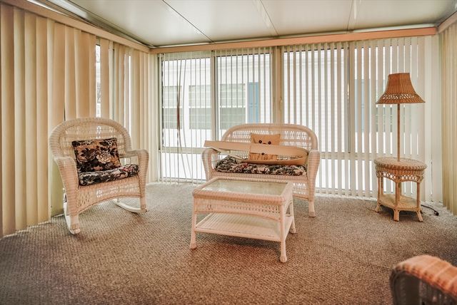 50 Highland St 74, Taunton, MA 02780