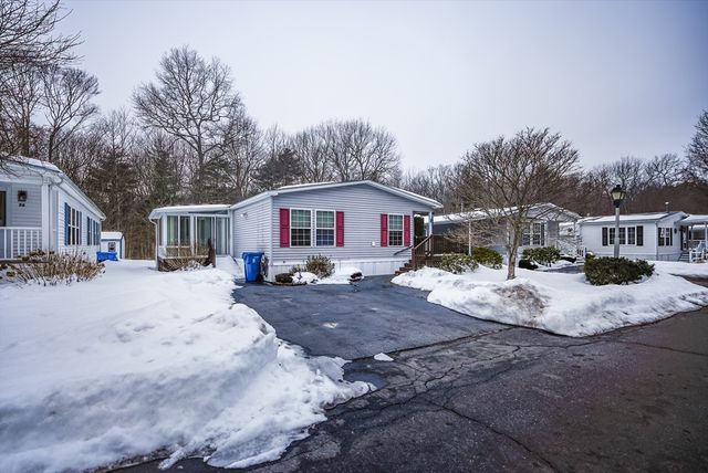 50 Highland St 74, Taunton, MA 02780
