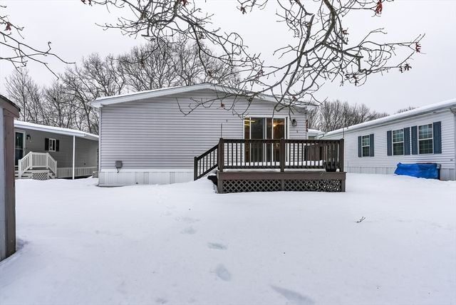 50 Highland St 74, Taunton, MA 02780