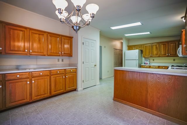 50 Highland St 74, Taunton, MA 02780