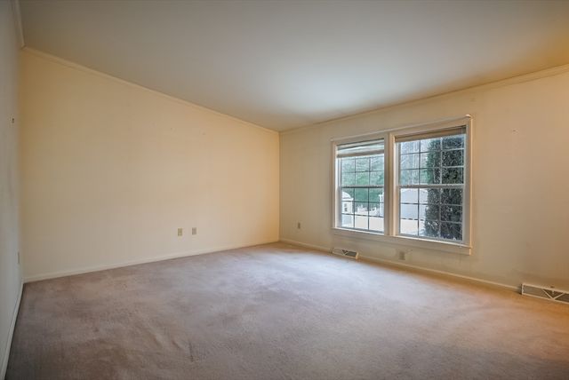 50 Highland St 74, Taunton, MA 02780