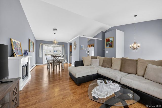 9 Yale Drive, Walden, NY 12586