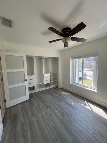 19227 NW 22nd St, Pembroke Pines, FL 33029