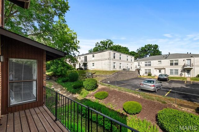 1084 Mersey Bend Drive F, St Louis, MO 63129