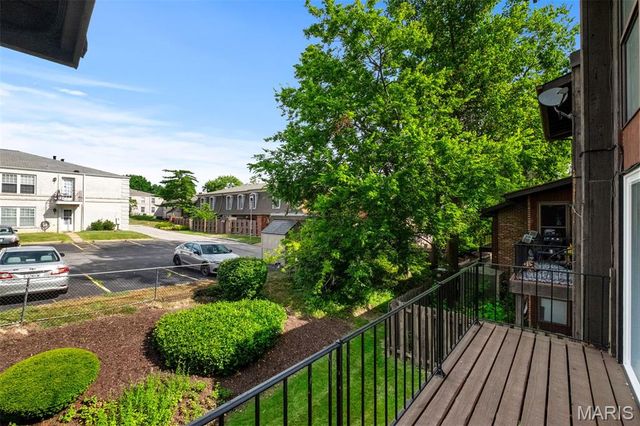 1084 Mersey Bend Drive F, St Louis, MO 63129