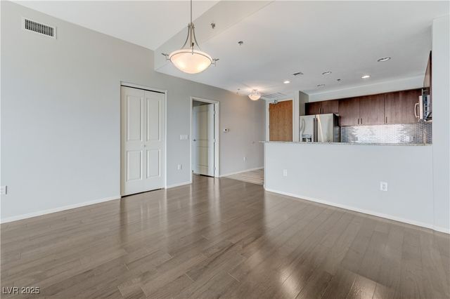 8255 LAS VEGAS Boulevard 1816, Las Vegas, NV 89123