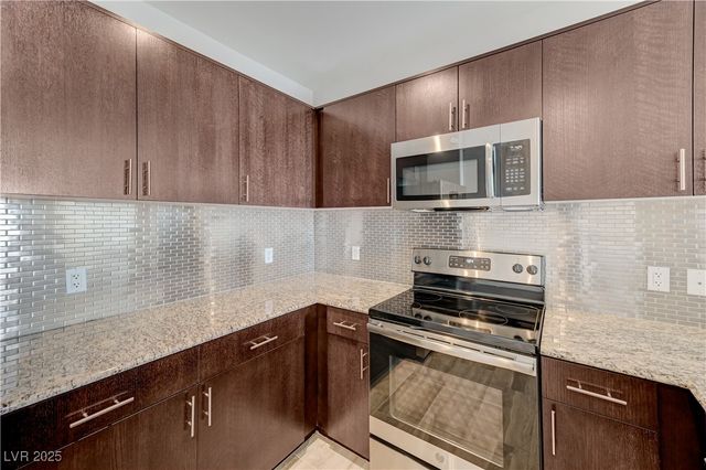 8255 LAS VEGAS Boulevard 1816, Las Vegas, NV 89123