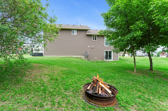 840 Highview Loop SE, Pine City, MN 55063
