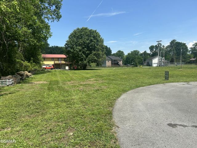 28 River Bank Road, Pigeon Forge, TN 37863