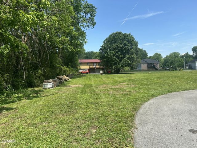 28 River Bank Road, Pigeon Forge, TN 37863
