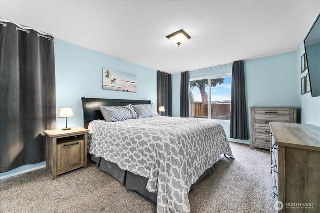 901 Bathke Avenue, Enumclaw, WA 98022