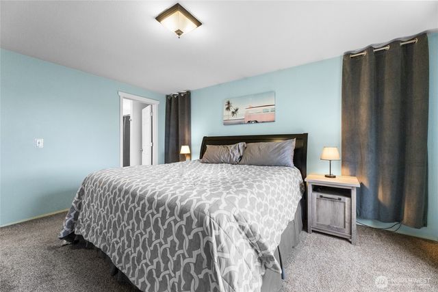 901 Bathke Avenue, Enumclaw, WA 98022