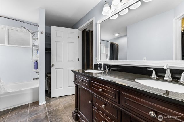 901 Bathke Avenue, Enumclaw, WA 98022