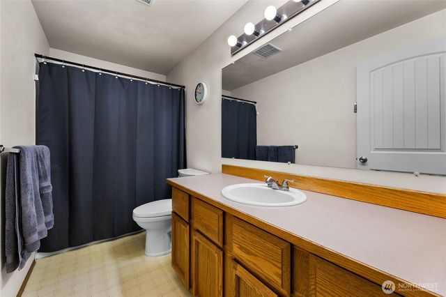 901 Bathke Avenue, Enumclaw, WA 98022