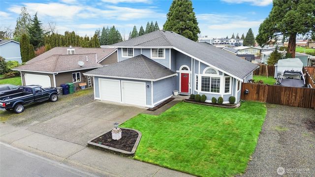 901 Bathke Avenue, Enumclaw, WA 98022