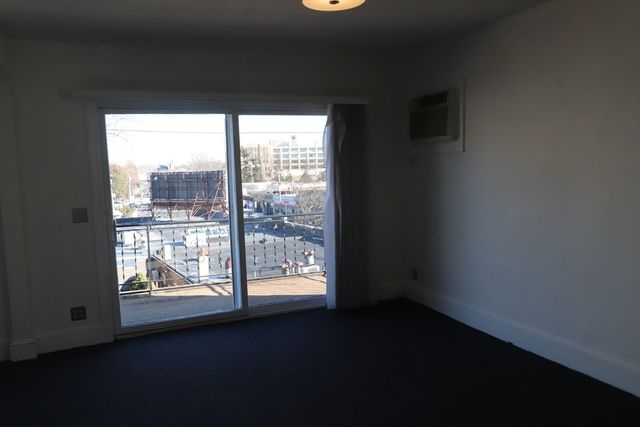 8 Irma Ave 2, Watertown, MA 02472