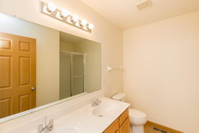 5975 Pennington Creek Drive, Dublin, OH 43016