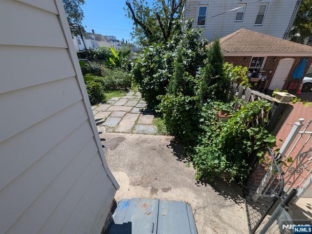 124 2nd Avenue 1, Newark, NJ 07104