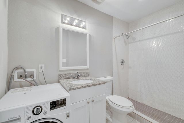 935 La Posada DR 212, Austin, TX 78752