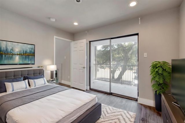 935 La Posada DR 212, Austin, TX 78752