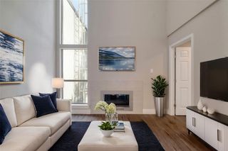 935 La Posada DR 212, Austin, TX 78752