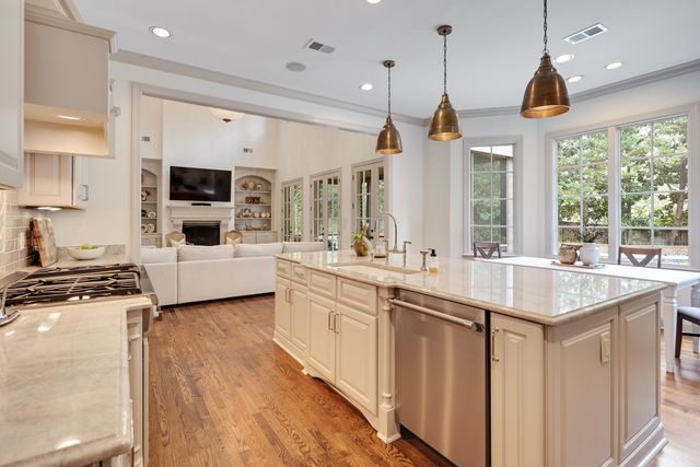 101 N GROVE PARK RD, Memphis, TN 38117