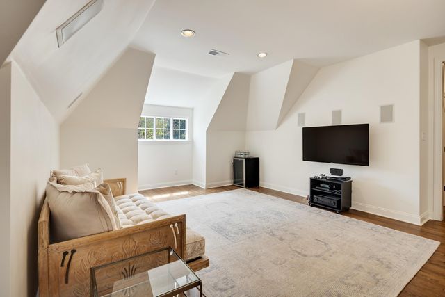 101 N GROVE PARK RD, Memphis, TN 38117