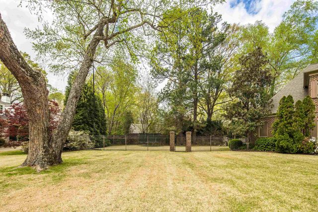 101 N GROVE PARK RD, Memphis, TN 38117