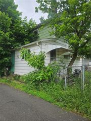340 S Chestnut St, City Of But Sw, PA 16001