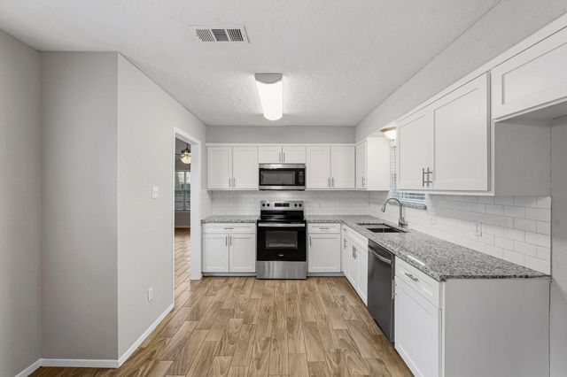 10011 Shell Rock Road, La Porte, TX 77571