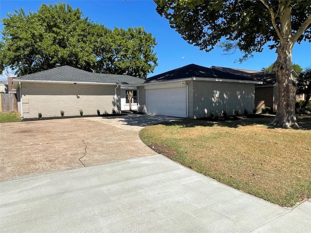 10011 Shell Rock Road, La Porte, TX 77571