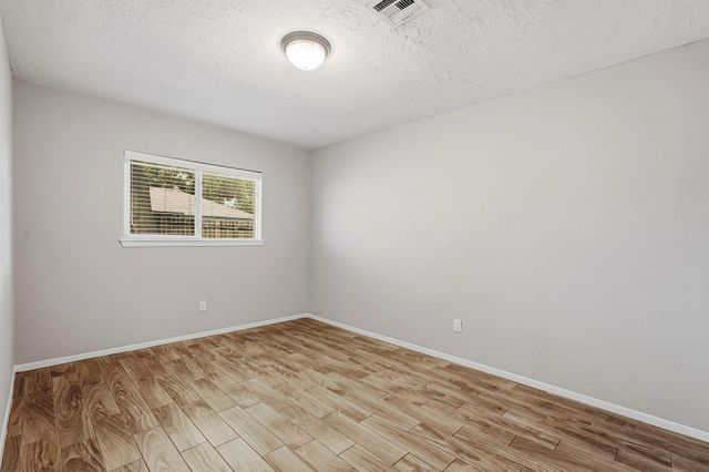 10011 Shell Rock Road, La Porte, TX 77571