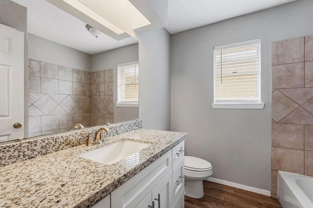 10011 Shell Rock Road, La Porte, TX 77571