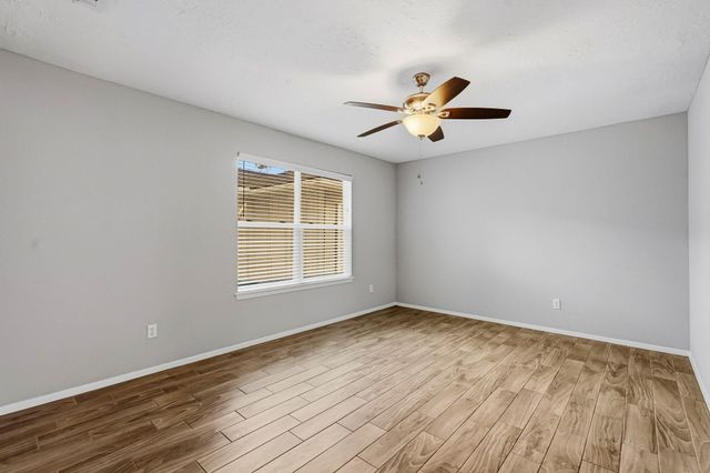 10011 Shell Rock Road, La Porte, TX 77571