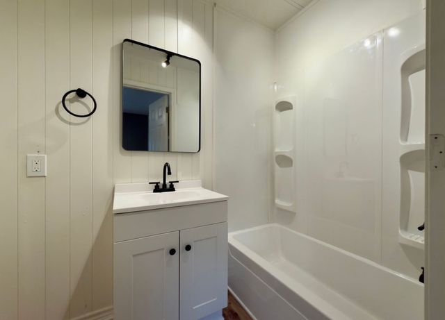 305 W Bryant Street, Elm Mott, TX 76640