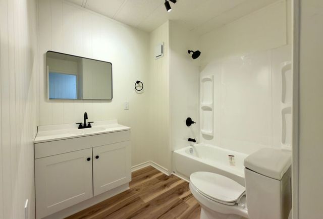 305 W Bryant Street, Elm Mott, TX 76640