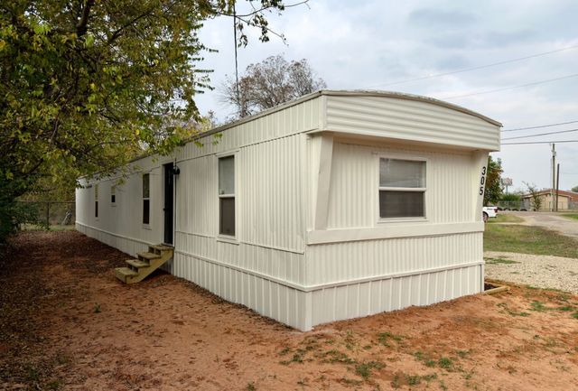 305 W Bryant Street, Elm Mott, TX 76640