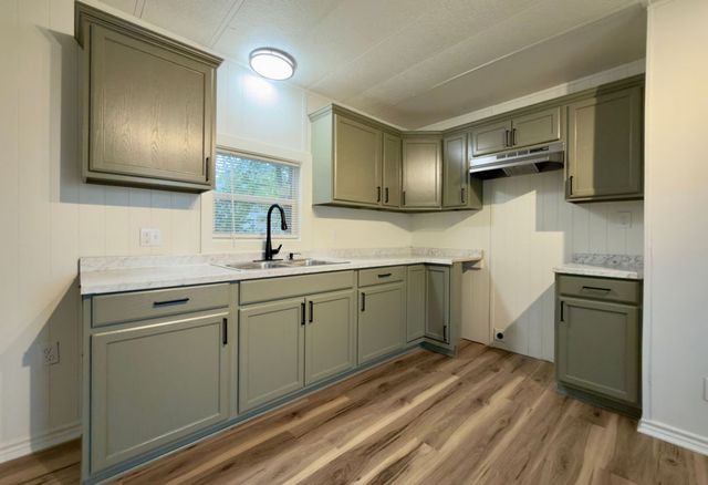 305 W Bryant Street, Elm Mott, TX 76640