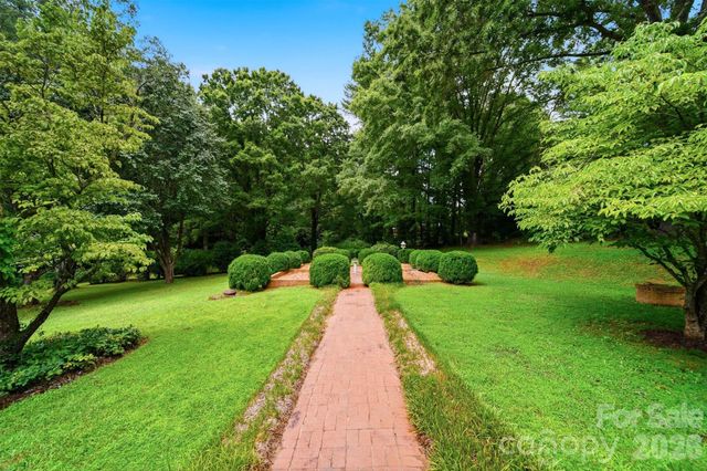 2373 Wilkesboro Boulevard, Lenoir, NC 28645