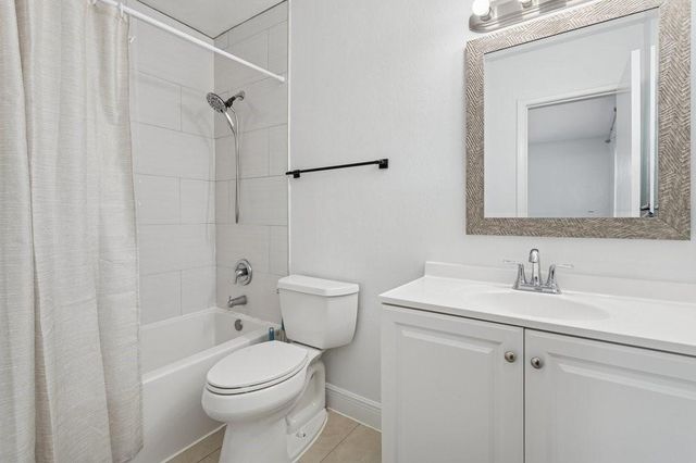 6888 NW 30th St, Sunrise, FL 33313