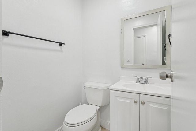 6888 NW 30th St, Sunrise, FL 33313